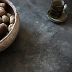 Matbord>Barbord 60 x 60 cm - Rund modell, metallisk sten med mässingskanter