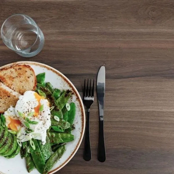 Matbord>Bord 70 x 70 cm - modell Milan T ek berg