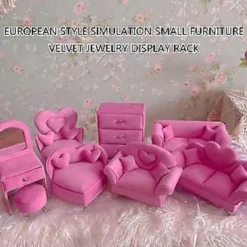 Sminkbord>Europainspirerad Smyckeshållare Unik Plysch Smyckesdisplay Soffa Europeiska Minimöbler för Elegant Dekoration