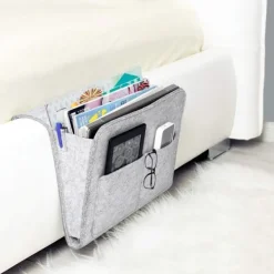 Sängar>Grå soffa sängficka - halkfri filtficka sängbord väska för böcker, tidningar, iPad, mobiltelefon, fjärrkontroll grå, hängande ficka sängförvaring