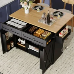 Köksö>Multifunktionell köksö med trästruktur: Bufféskåp med snackhyllor & förvaringsutrymme - serveringsvagn & matbord i svart