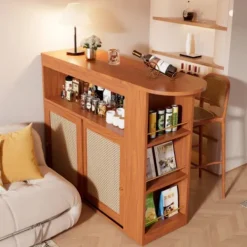 Köksö>Multifunktionellt barbord med rottingfront & justerbara hyllor – utdragbart högt bord (138-193×39×104 cm) för kök & bar