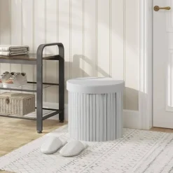 Rootz Living Sittpuffar>Rootz Round Velvet Storage Pall - Puff Ottoman - Kräm/Grå - Dold förvaring - Mjuk stoppning - 38cm x 36cm - Elegant volangdesign