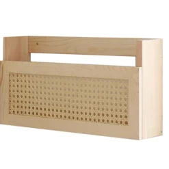 Hyllor>Väggmonterat tidningsställ i trä med rottingfilhållare, hängande filställ, rottingbokhylla, postorganisatör i trä